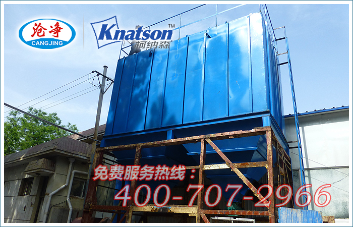 木板砂光機(jī)配套的PPC64-4型氣箱脈沖布袋除塵器用以回收木板在砂光過程中產(chǎn)生的大量木屑粉末，回收效率達(dá)95%以上。
